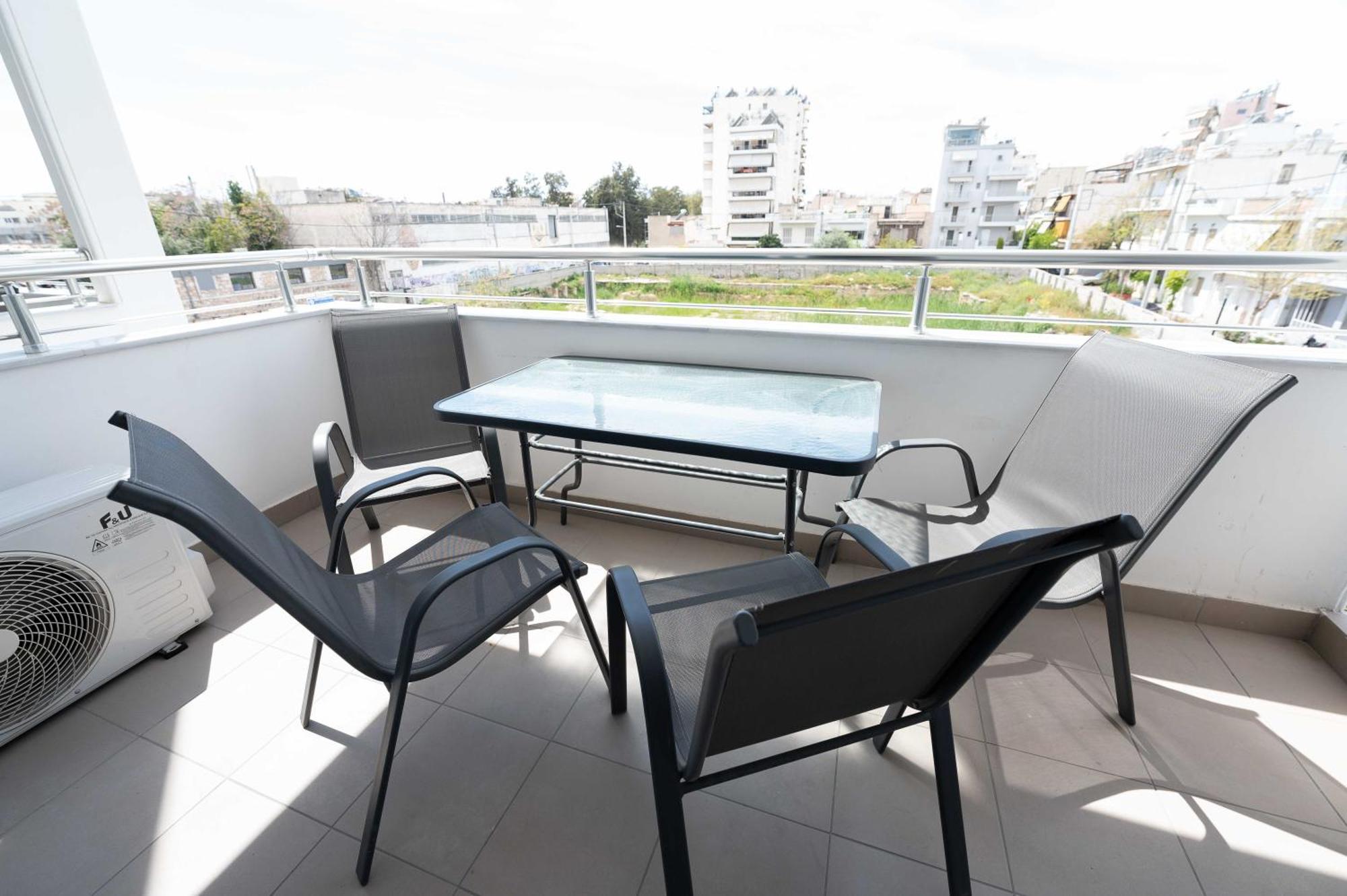 Modern Spacious Apartment Located In Le Pirée Extérieur photo